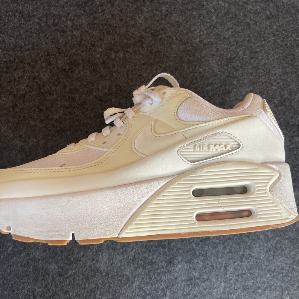 Nike Air Max 90 Futura Women's Size 9 White Sneakers FD4328-111